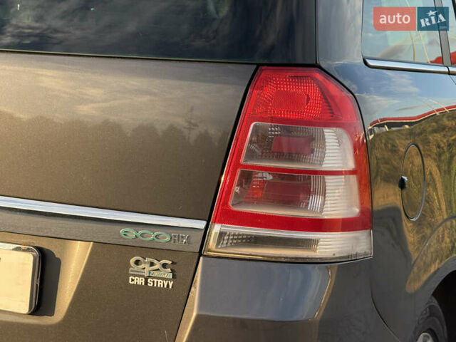 Серый Опель Зафира, объемом двигателя 1.7 л и пробегом 257 тыс. км за 7200 $, фото 21 на Automoto.ua