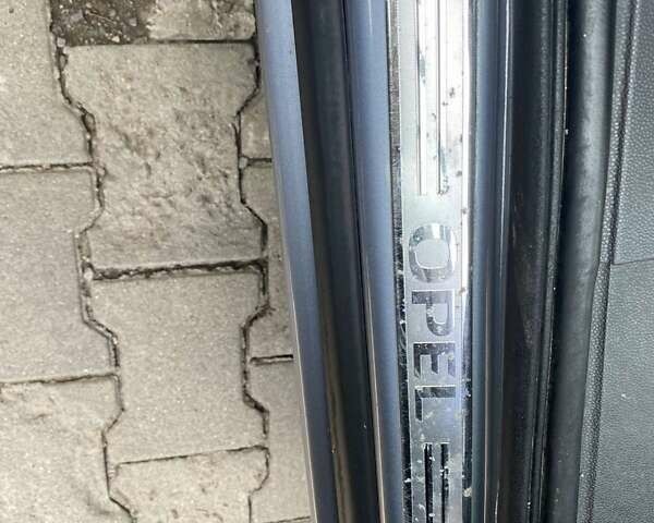 Серый Опель Зафира, объемом двигателя 1.7 л и пробегом 271 тыс. км за 7000 $, фото 26 на Automoto.ua