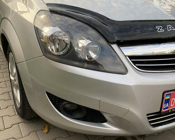 Серый Опель Зафира, объемом двигателя 1.8 л и пробегом 221 тыс. км за 5899 $, фото 11 на Automoto.ua