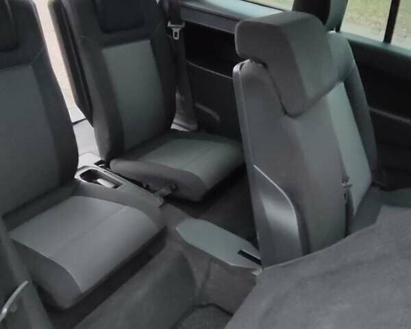 Серый Опель Зафира, объемом двигателя 1.7 л и пробегом 248 тыс. км за 7600 $, фото 34 на Automoto.ua