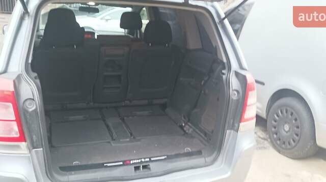 Сірий Опель Зафіра, об'ємом двигуна 1.69 л та пробігом 300 тис. км за 5400 $, фото 13 на Automoto.ua