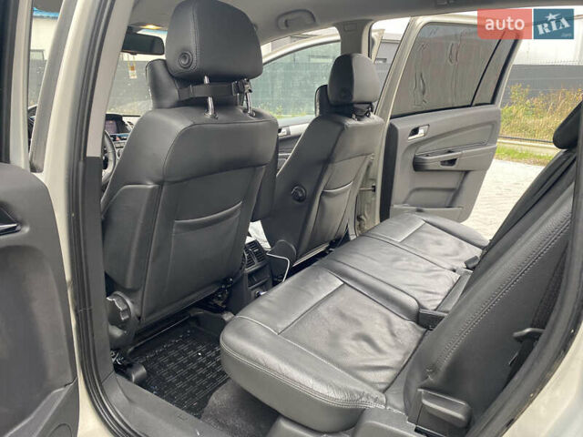 Сірий Опель Зафіра, об'ємом двигуна 1.7 л та пробігом 238 тис. км за 8000 $, фото 10 на Automoto.ua