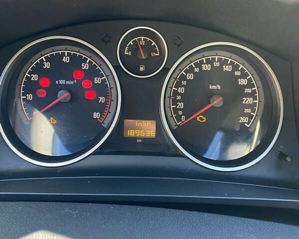 Серый Опель Зафира, объемом двигателя 1.8 л и пробегом 189 тыс. км за 7600 $, фото 4 на Automoto.ua