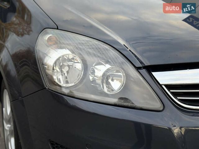 Серый Опель Зафира, объемом двигателя 1.6 л и пробегом 233 тыс. км за 7400 $, фото 12 на Automoto.ua
