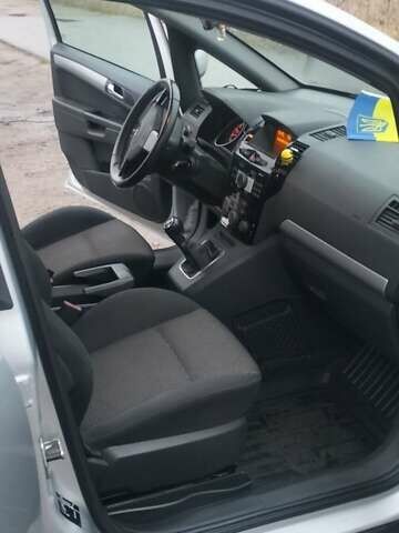 Серый Опель Зафира, объемом двигателя 1.6 л и пробегом 234 тыс. км за 7650 $, фото 8 на Automoto.ua