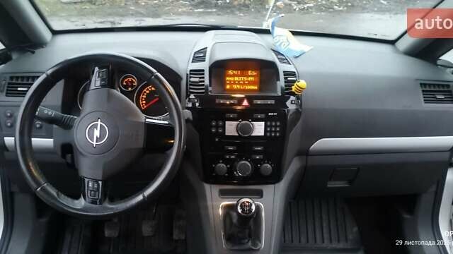 Серый Опель Зафира, объемом двигателя 1.6 л и пробегом 234 тыс. км за 7650 $, фото 12 на Automoto.ua