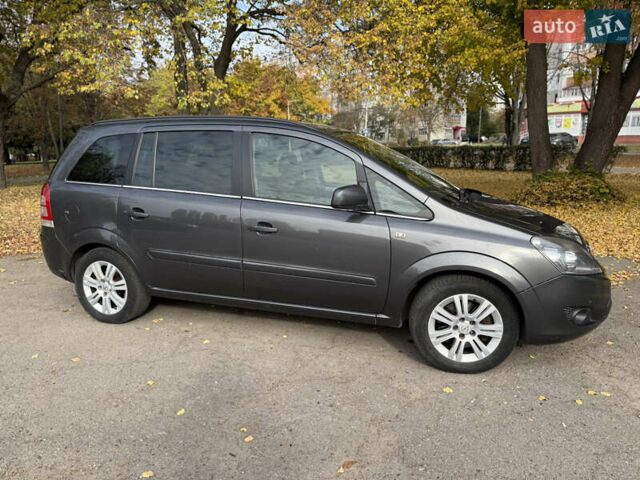 Серый Опель Зафира, объемом двигателя 1.6 л и пробегом 201 тыс. км за 6500 $, фото 12 на Automoto.ua