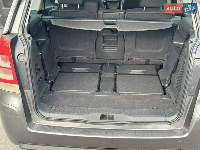 Опель Зафира 2011 в Тернополе на Automoto.ua Серый Опель Зафира, объемом двигателя 1.69 л и пробегом 220 тыс. км за 6500 $, фото 82 на Automoto.ua