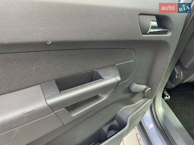 Серый Опель Зафира, объемом двигателя 1.7 л и пробегом 271 тыс. км за 7000 $, фото 18 на Automoto.ua