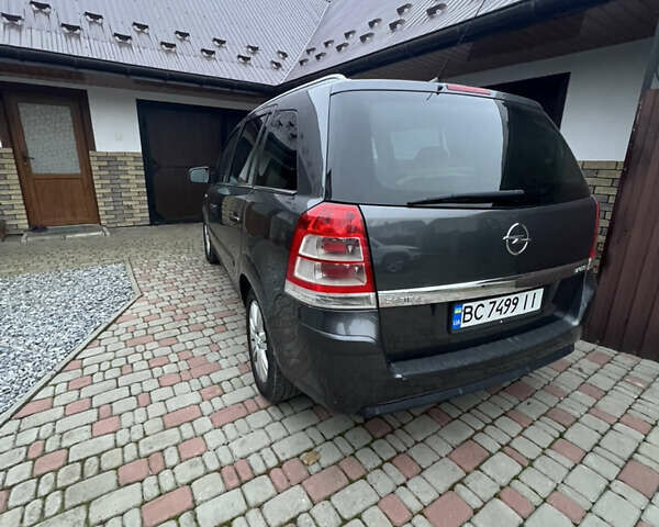 Серый Опель Зафира, объемом двигателя 1.7 л и пробегом 200 тыс. км за 7650 $, фото 5 на Automoto.ua