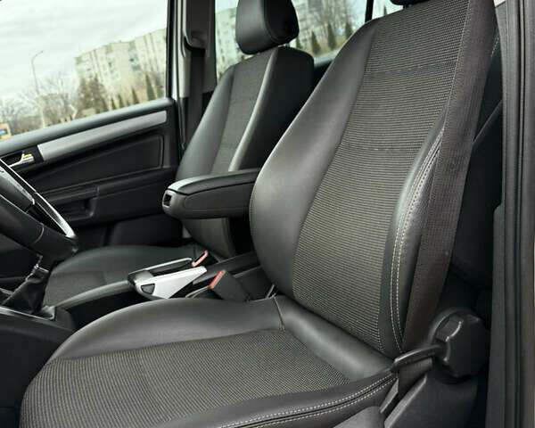 Серый Опель Зафира, объемом двигателя 1.7 л и пробегом 192 тыс. км за 7890 $, фото 15 на Automoto.ua