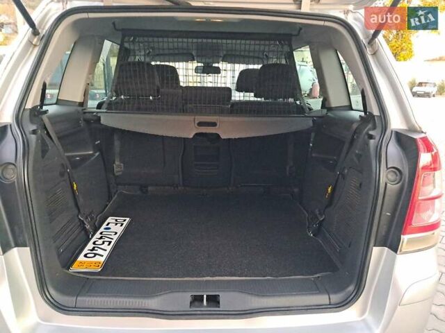 Опель Зафира 2012 в Могилев-Подольском на Automoto.ua Серый Опель Зафира, объемом двигателя 1.8 л и пробегом 259 тыс. км за 7800 $, фото 68 на Automoto.ua