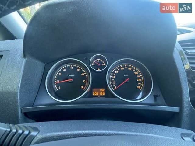 Сірий Опель Зафіра, об'ємом двигуна 1.8 л та пробігом 202 тис. км за 7400 $, фото 13 на Automoto.ua