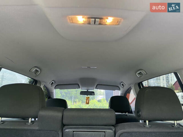 Серый Опель Зафира, объемом двигателя 1.69 л и пробегом 257 тыс. км за 6200 $, фото 32 на Automoto.ua