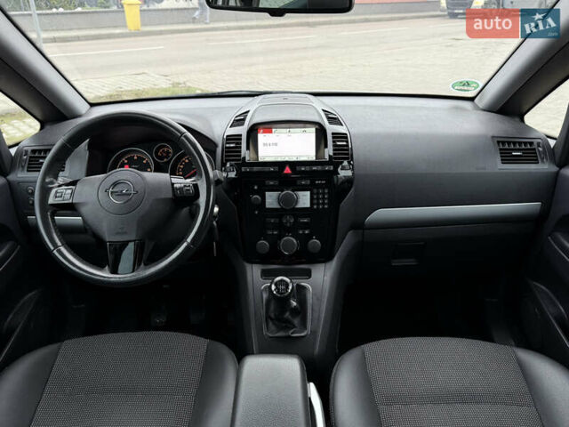 Серый Опель Зафира, объемом двигателя 1.7 л и пробегом 192 тыс. км за 7890 $, фото 24 на Automoto.ua