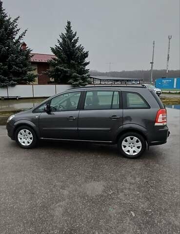 Серый Опель Зафира, объемом двигателя 1.6 л и пробегом 183 тыс. км за 7300 $, фото 5 на Automoto.ua