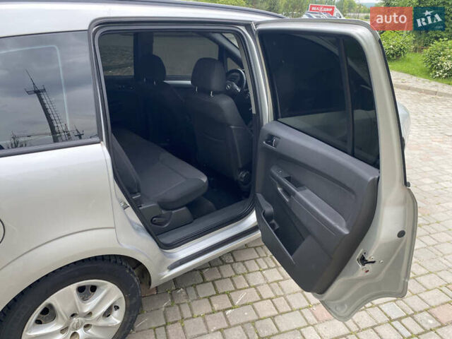 Серый Опель Зафира, объемом двигателя 1.69 л и пробегом 257 тыс. км за 6200 $, фото 48 на Automoto.ua