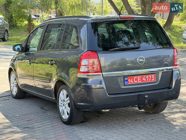 Серый Опель Зафира, объемом двигателя 1.7 л и пробегом 256 тыс. км за 7899 $, фото 5 на Automoto.ua