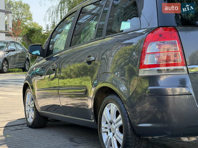 Серый Опель Зафира, объемом двигателя 1.7 л и пробегом 256 тыс. км за 7899 $, фото 24 на Automoto.ua