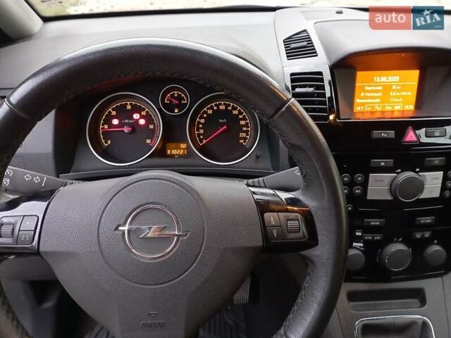 Сірий Опель Зафіра, об'ємом двигуна 1.7 л та пробігом 310 тис. км за 7200 $, фото 10 на Automoto.ua