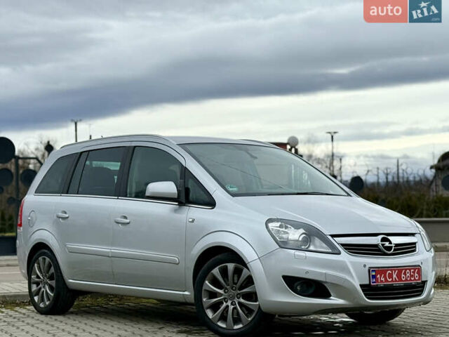 Серый Опель Зафира, объемом двигателя 1.7 л и пробегом 192 тыс. км за 7890 $, фото 79 на Automoto.ua