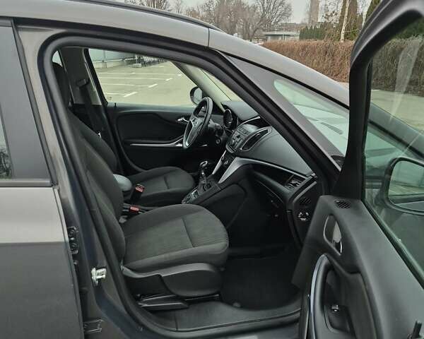 Серый Опель Зафира, объемом двигателя 1.96 л и пробегом 224 тыс. км за 10500 $, фото 24 на Automoto.ua