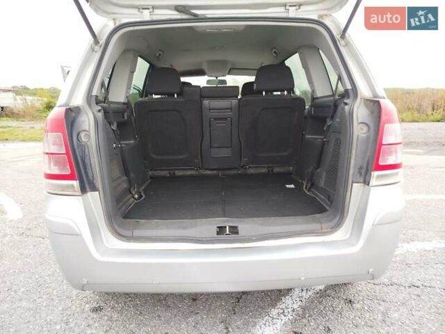 Серый Опель Зафира, объемом двигателя 1.49 л и пробегом 230 тыс. км за 6800 $, фото 15 на Automoto.ua