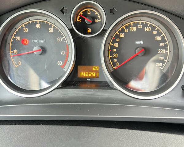 Серый Опель Зафира, объемом двигателя 1.6 л и пробегом 142 тыс. км за 7150 $, фото 37 на Automoto.ua