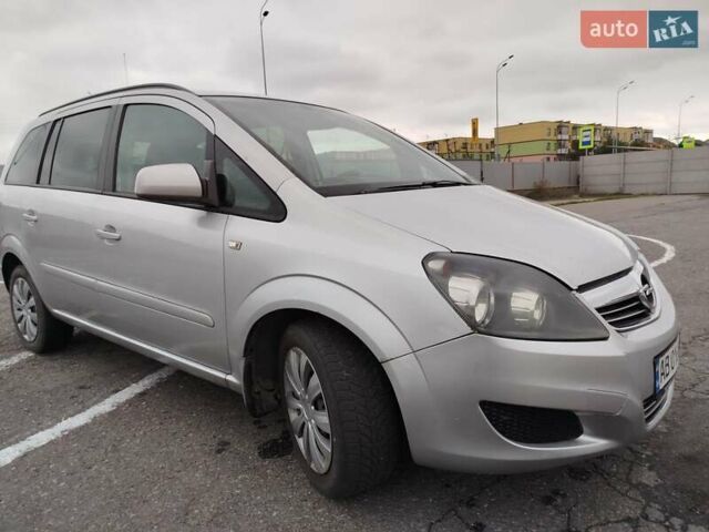 Серый Опель Зафира, объемом двигателя 1.49 л и пробегом 230 тыс. км за 6800 $, фото 1 на Automoto.ua