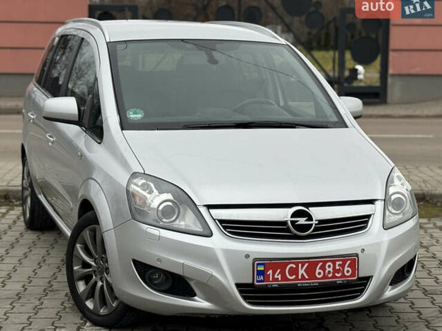 Серый Опель Зафира, объемом двигателя 1.7 л и пробегом 192 тыс. км за 7890 $, фото 69 на Automoto.ua