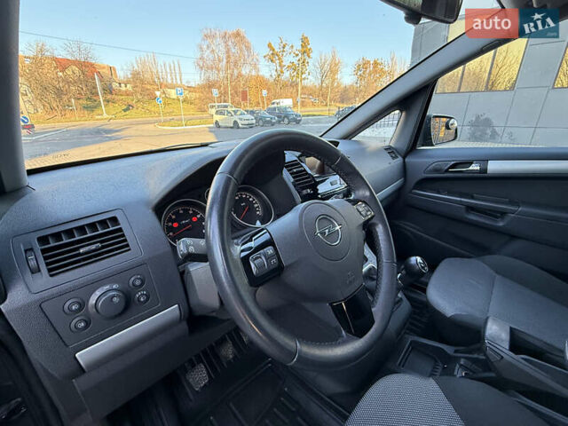 Серый Опель Зафира, объемом двигателя 1.8 л и пробегом 170 тыс. км за 7200 $, фото 11 на Automoto.ua