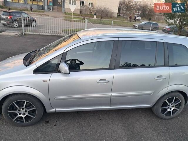Серый Опель Зафира, объемом двигателя 1.6 л и пробегом 202 тыс. км за 6300 $, фото 29 на Automoto.ua