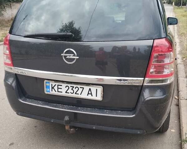 Серый Опель Зафира, объемом двигателя 1.6 л и пробегом 213 тыс. км за 8700 $, фото 1 на Automoto.ua