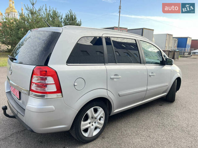 Серый Опель Зафира, объемом двигателя 1.6 л и пробегом 142 тыс. км за 7150 $, фото 9 на Automoto.ua