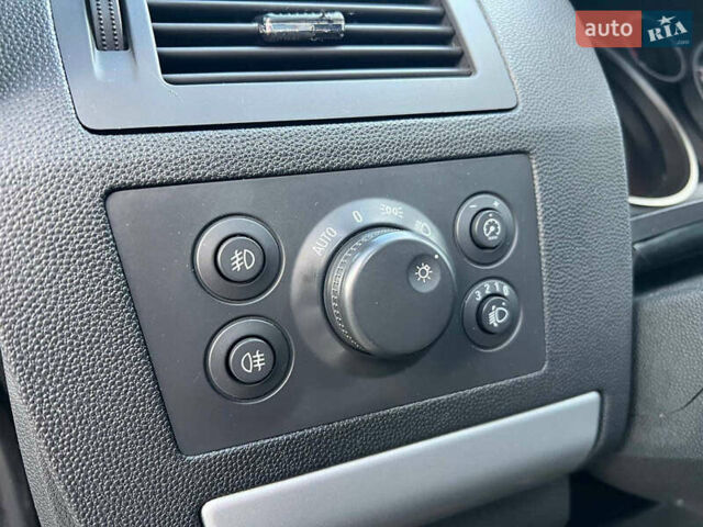 Серый Опель Зафира, объемом двигателя 1.7 л и пробегом 335 тыс. км за 7690 $, фото 20 на Automoto.ua