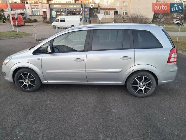 Серый Опель Зафира, объемом двигателя 1.6 л и пробегом 202 тыс. км за 6300 $, фото 4 на Automoto.ua