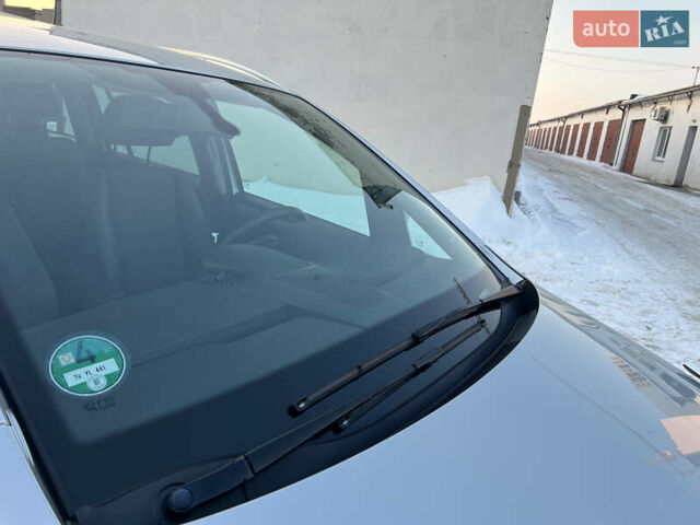 Серый Опель Зафира, объемом двигателя 1.8 л и пробегом 150 тыс. км за 8500 $, фото 24 на Automoto.ua