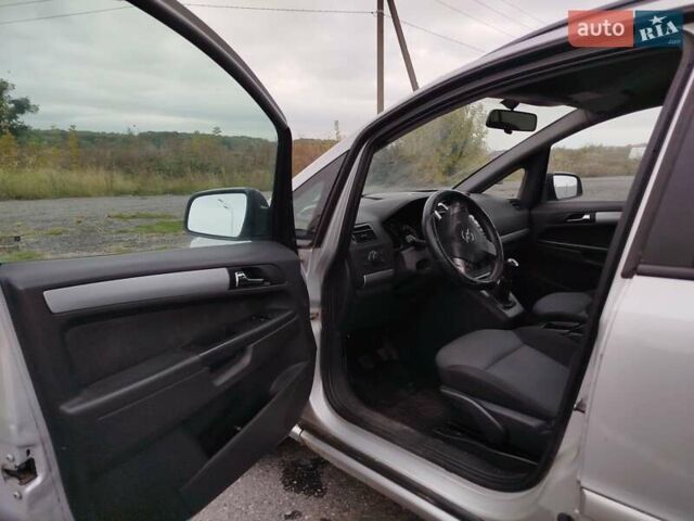 Сірий Опель Зафіра, об'ємом двигуна 1.6 л та пробігом 230 тис. км за 6500 $, фото 5 на Automoto.ua