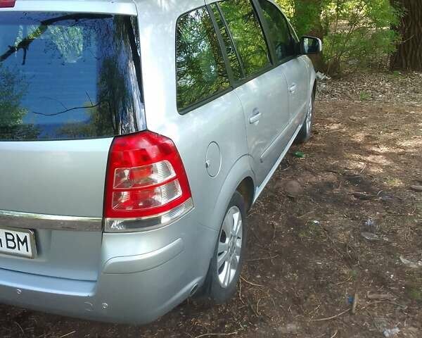 Серый Опель Зафира, объемом двигателя 1.8 л и пробегом 174 тыс. км за 7200 $, фото 8 на Automoto.ua