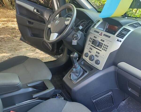 Опель Зафира 2012 в Смеле на Automoto.ua Серый Опель Зафира, объемом двигателя 1.6 л и пробегом 123 тыс. км за 7600 $, фото 5 на Automoto.ua