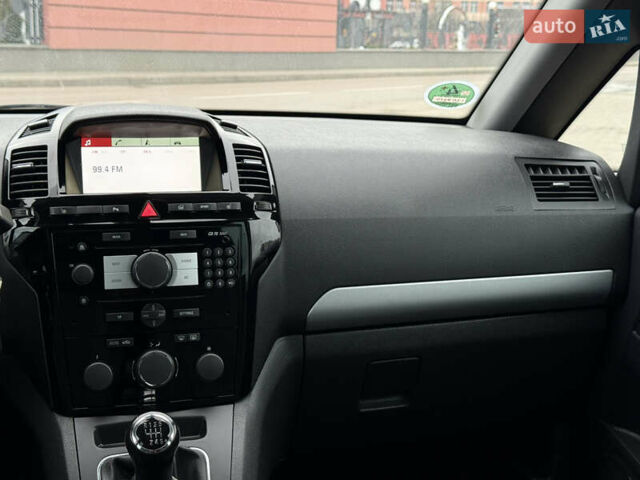 Серый Опель Зафира, объемом двигателя 1.7 л и пробегом 192 тыс. км за 7890 $, фото 22 на Automoto.ua