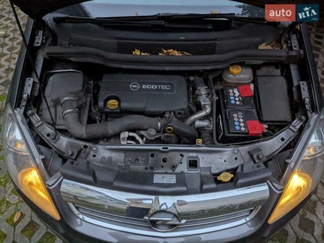 Серый Опель Зафира, объемом двигателя 1.7 л и пробегом 300 тыс. км за 6500 $, фото 4 на Automoto.ua