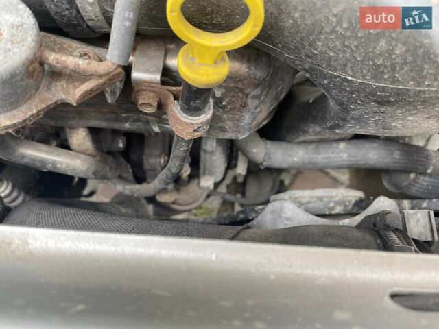 Серый Опель Зафира, объемом двигателя 1.69 л и пробегом 257 тыс. км за 6200 $, фото 38 на Automoto.ua