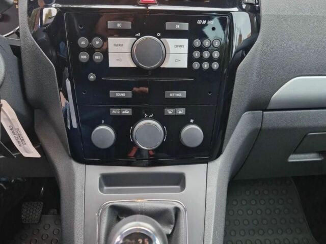 Сірий Опель Зафіра, об'ємом двигуна 1.8 л та пробігом 153 тис. км за 4800 $, фото 20 на Automoto.ua