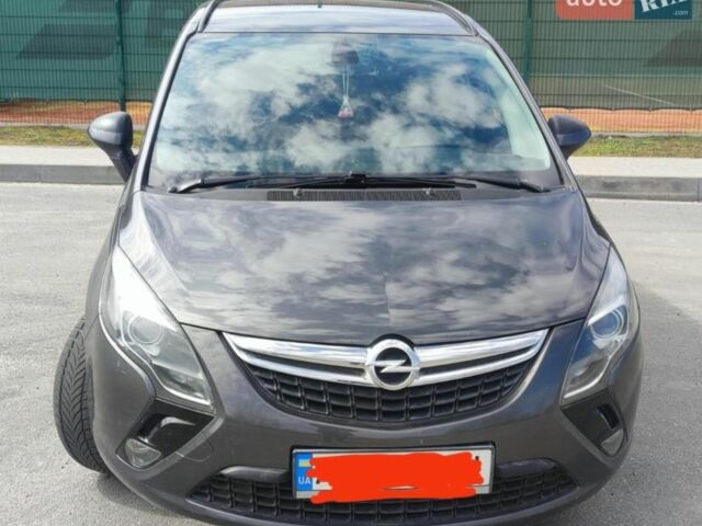 Серый Опель Зафира, объемом двигателя 1.4 л и пробегом 129 тыс. км за 8500 $, фото 2 на Automoto.ua