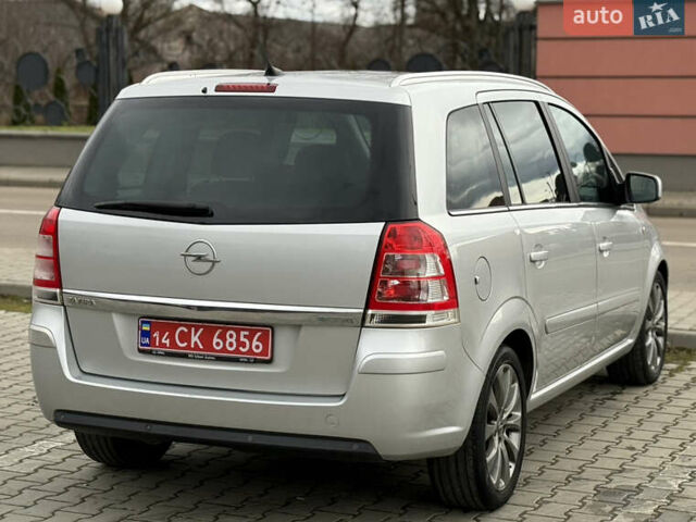 Серый Опель Зафира, объемом двигателя 1.7 л и пробегом 192 тыс. км за 7890 $, фото 87 на Automoto.ua