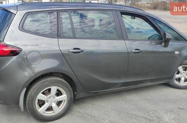 Серый Опель Зафира, объемом двигателя 1.4 л и пробегом 129 тыс. км за 8500 $, фото 6 на Automoto.ua