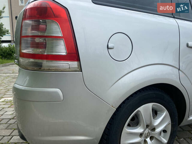 Серый Опель Зафира, объемом двигателя 1.69 л и пробегом 257 тыс. км за 6200 $, фото 26 на Automoto.ua