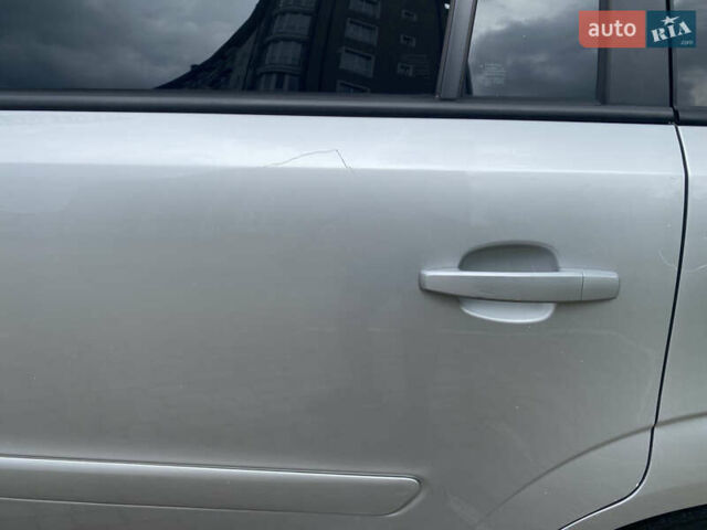Серый Опель Зафира, объемом двигателя 1.69 л и пробегом 257 тыс. км за 6200 $, фото 19 на Automoto.ua