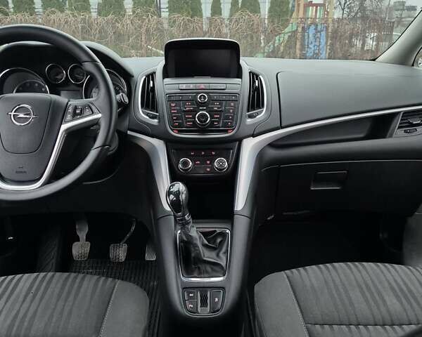 Серый Опель Зафира, объемом двигателя 1.96 л и пробегом 224 тыс. км за 10500 $, фото 7 на Automoto.ua